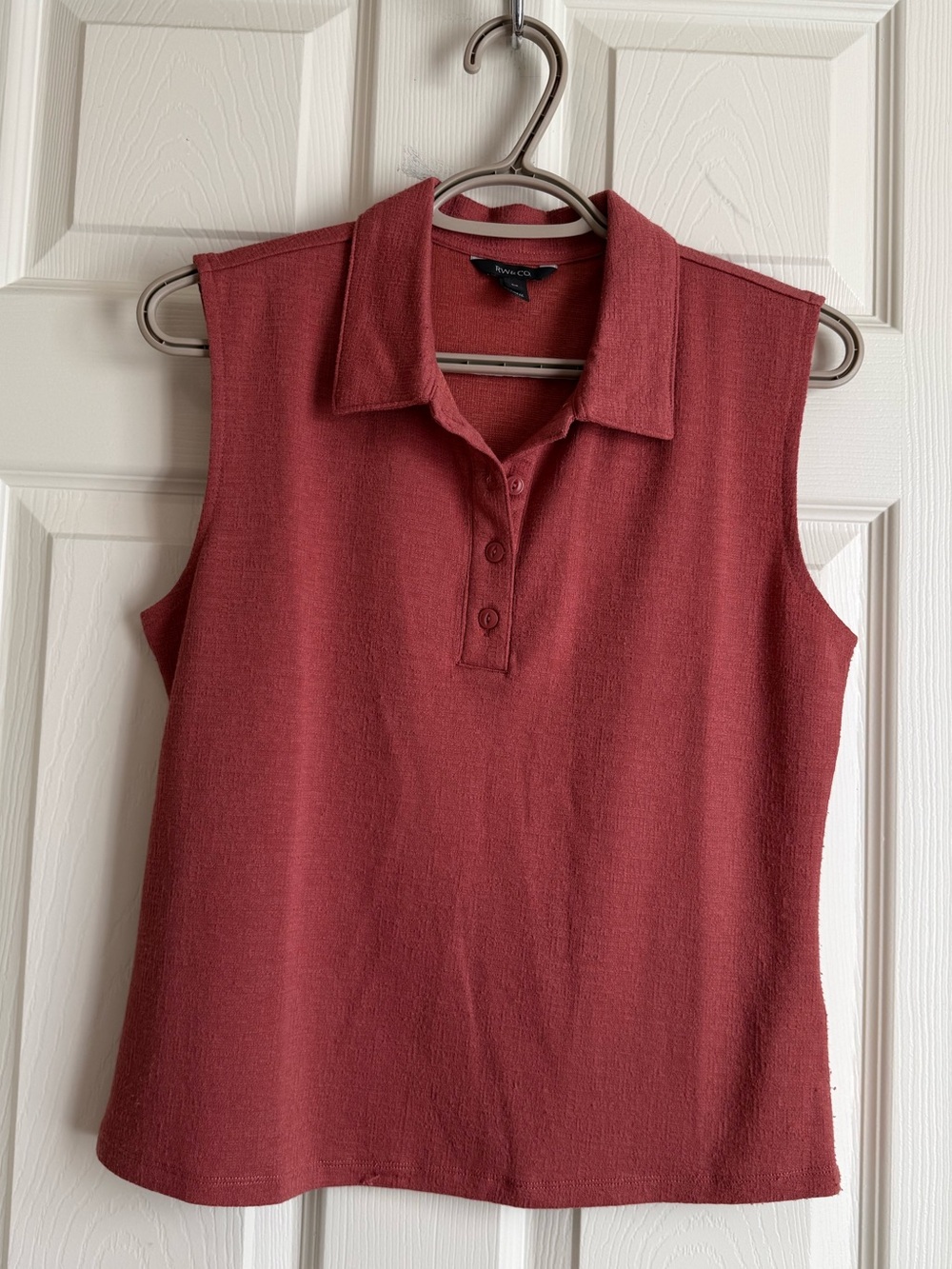 RW&CO Sleeveless Collared Knit Top Dusty Coral Size Small